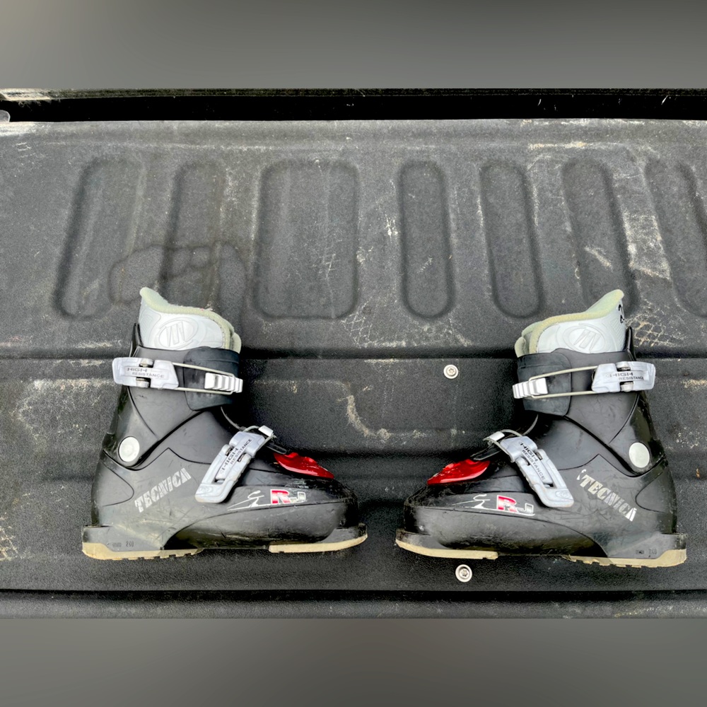 Technica youth ski boots